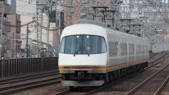 近鉄アーバンライナー　京都発着